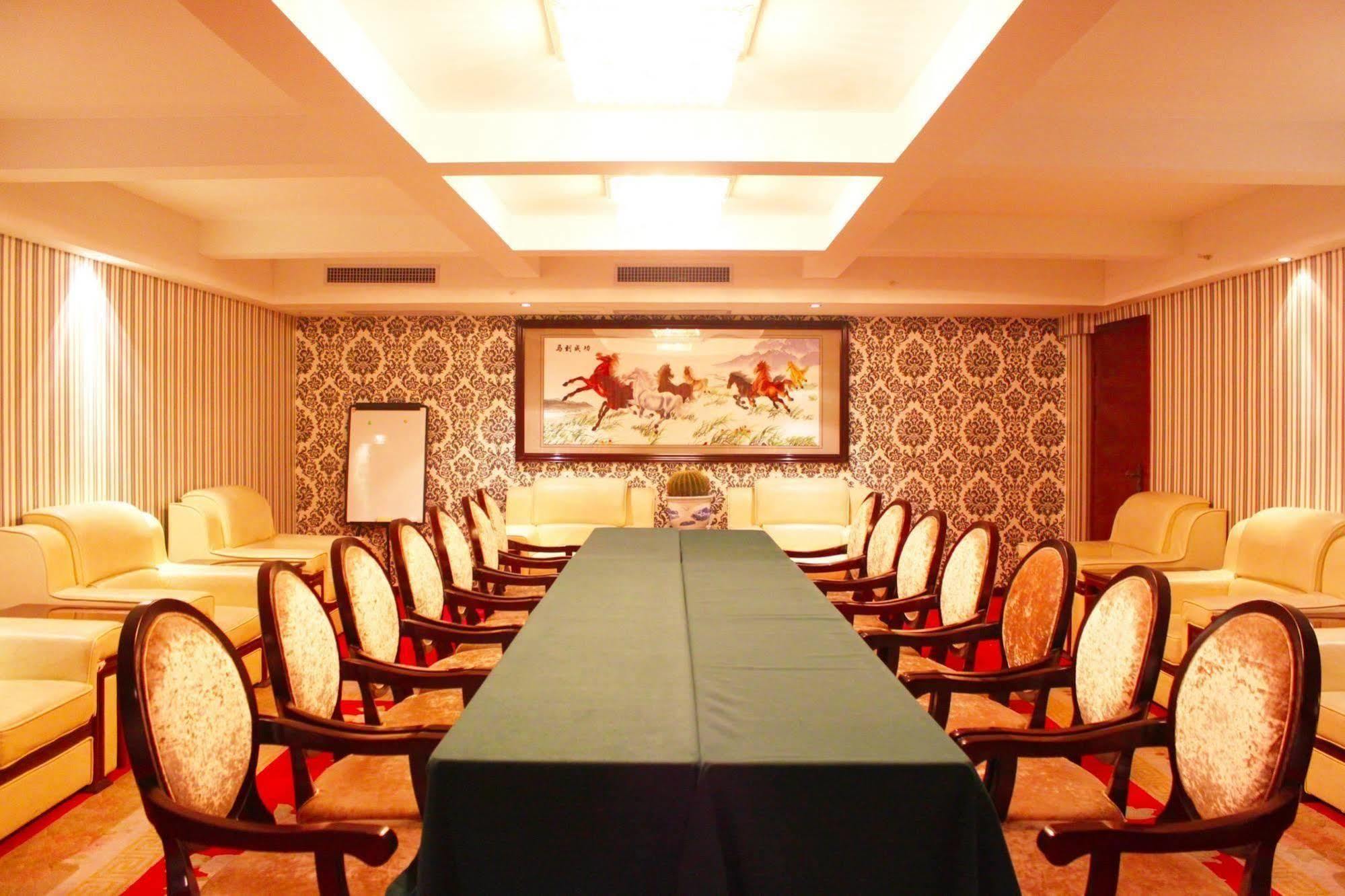 New Beacon Runfeng International Hotel Wuhan Esterno foto