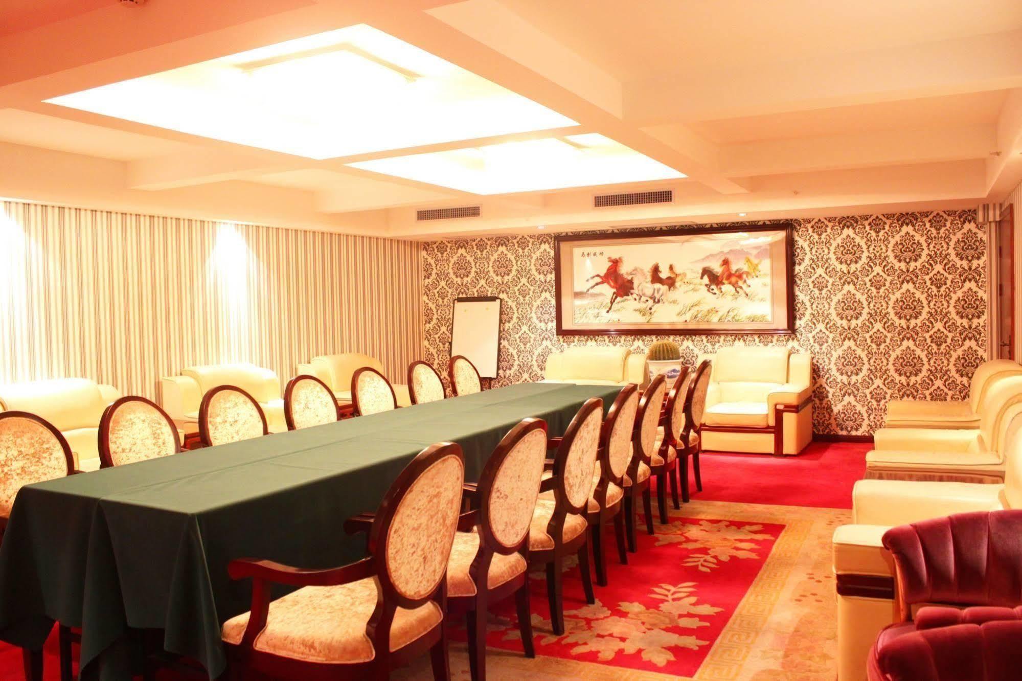 New Beacon Runfeng International Hotel Wuhan Esterno foto