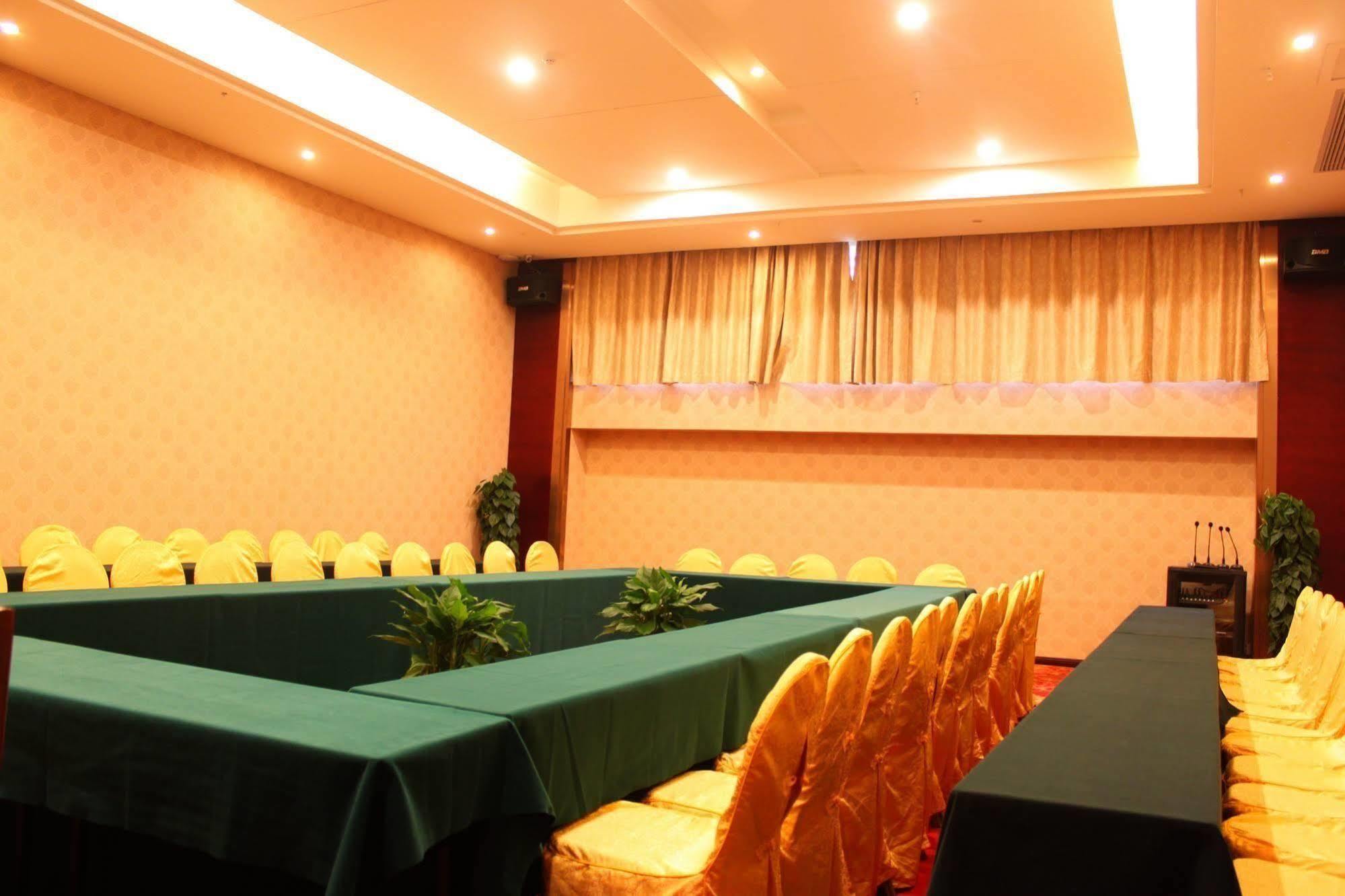 New Beacon Runfeng International Hotel Wuhan Esterno foto