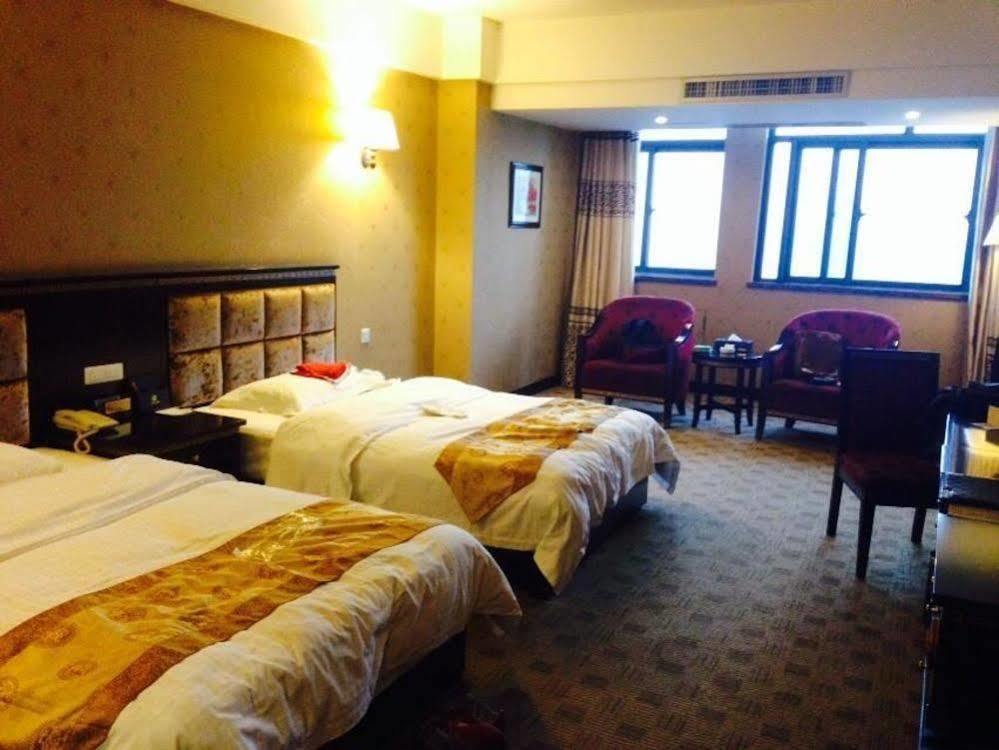 New Beacon Runfeng International Hotel Wuhan Esterno foto