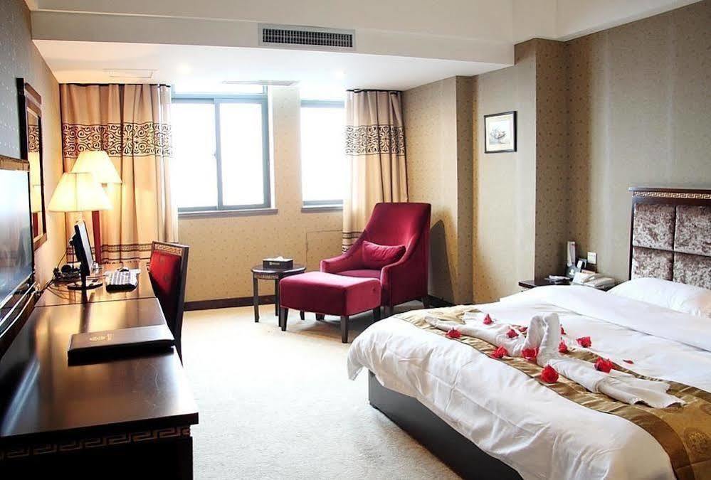New Beacon Runfeng International Hotel Wuhan Esterno foto