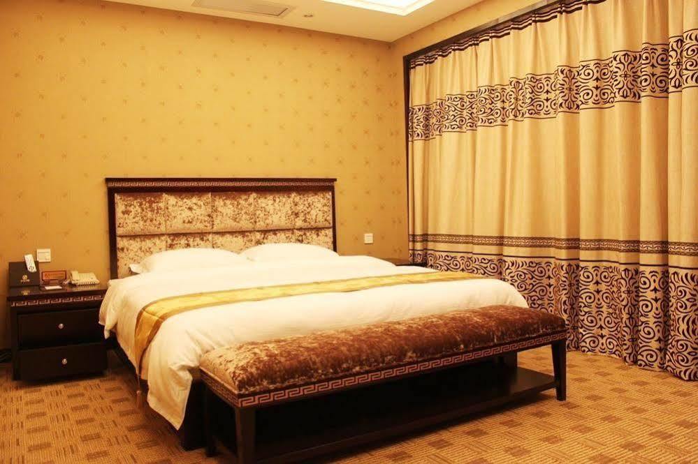 New Beacon Runfeng International Hotel Wuhan Esterno foto