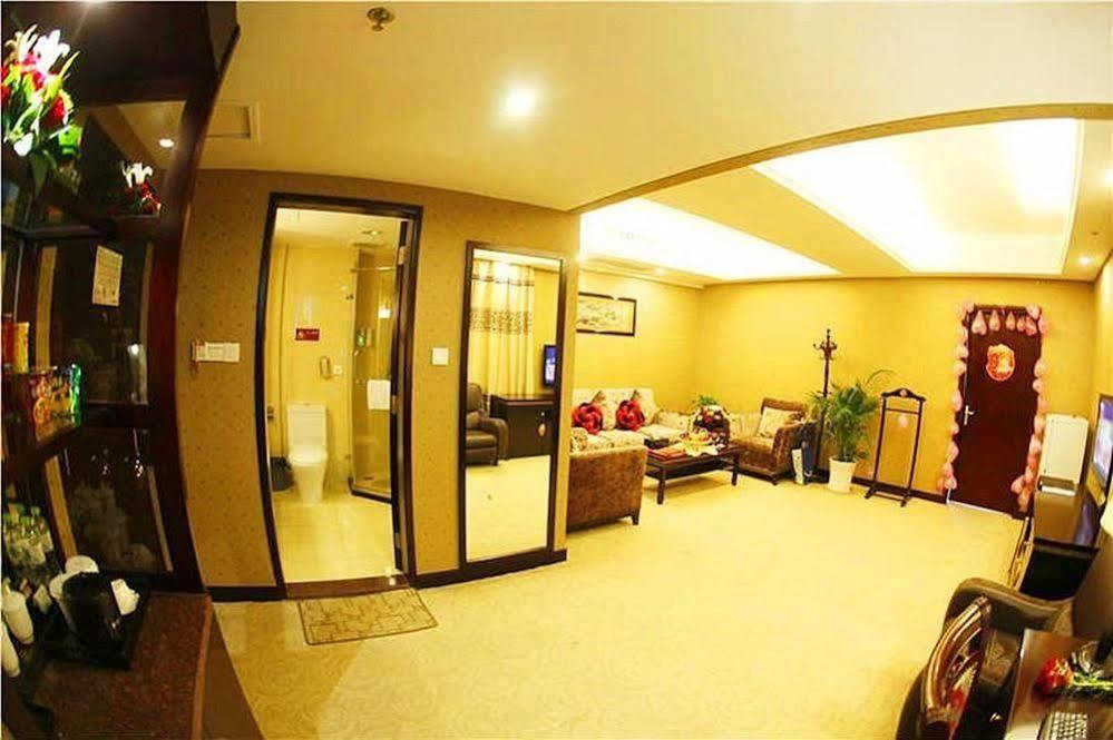New Beacon Runfeng International Hotel Wuhan Esterno foto