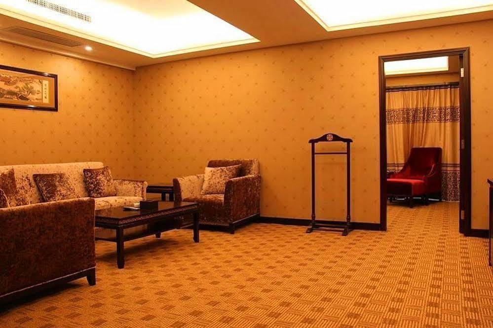 New Beacon Runfeng International Hotel Wuhan Esterno foto