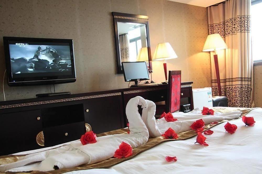 New Beacon Runfeng International Hotel Wuhan Esterno foto