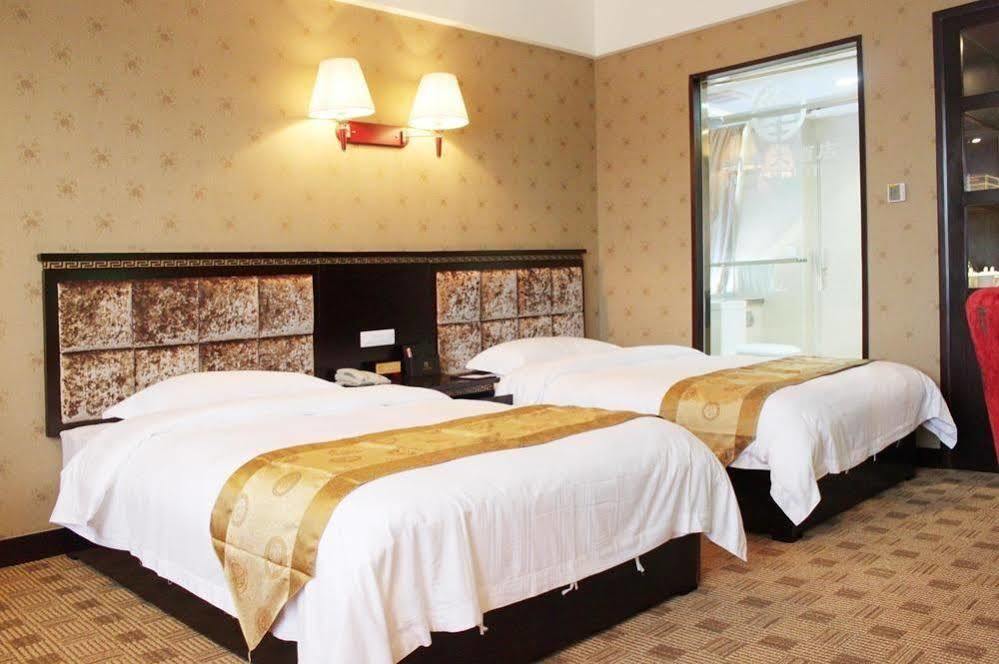 New Beacon Runfeng International Hotel Wuhan Esterno foto