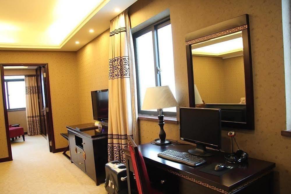 New Beacon Runfeng International Hotel Wuhan Esterno foto