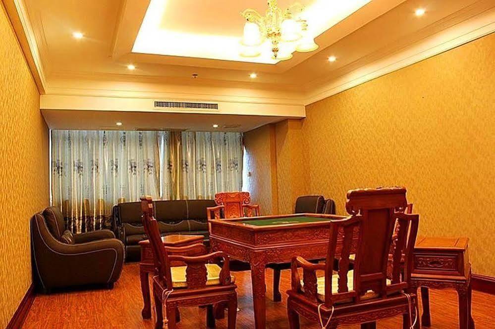 New Beacon Runfeng International Hotel Wuhan Esterno foto